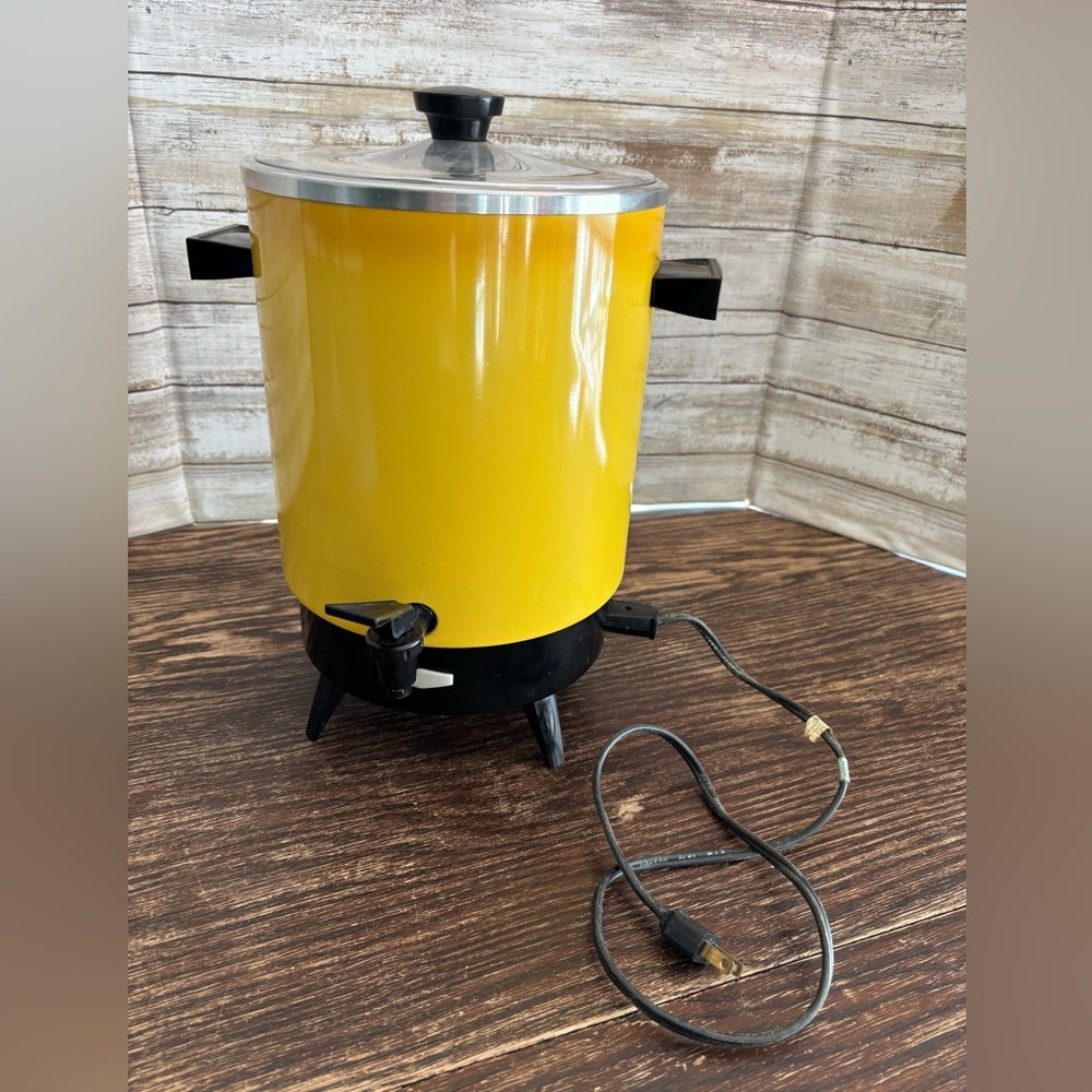 Vintage Empire Harvest Gold 32 cup coffee percolator urn